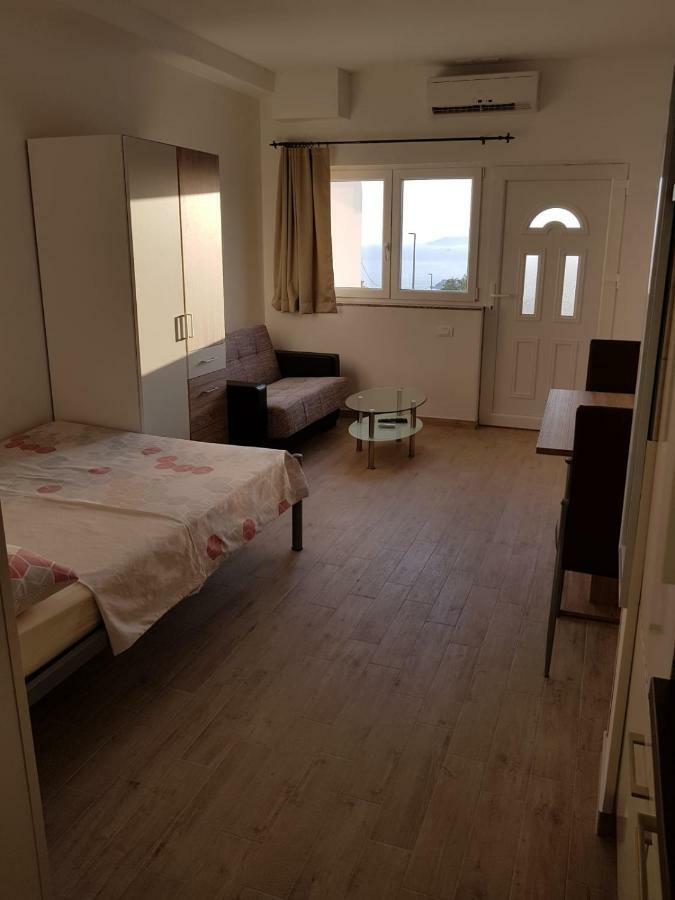 פודסטראנה Studio Apartment Matija מראה חיצוני תמונה